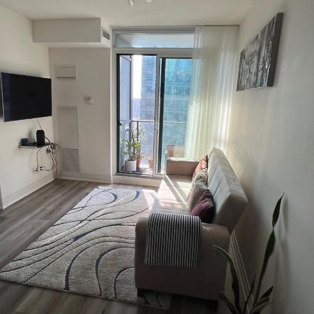 Prestigious 2-Bdrm Condo - Across From Scotiabank Arena Toronto Luaran gambar